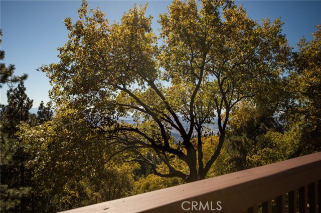 2461 Spring Oak Drive, Running Springs CA: https://media.crmls.org/medias/6c37db1a-9154-44a2-b53f-2018d254f750.jpg