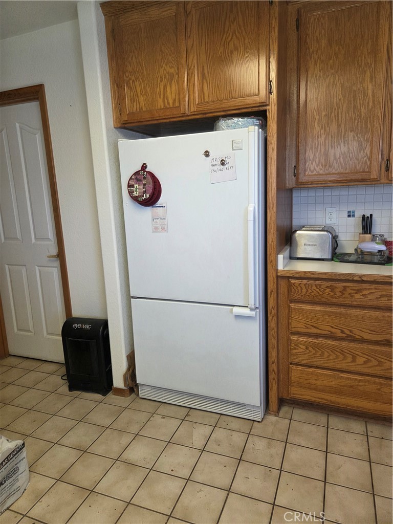https://media.crmls.org/medias/6c388046-73dc-45b7-8f29-c092516fd861.jpg?preset=X-Large
