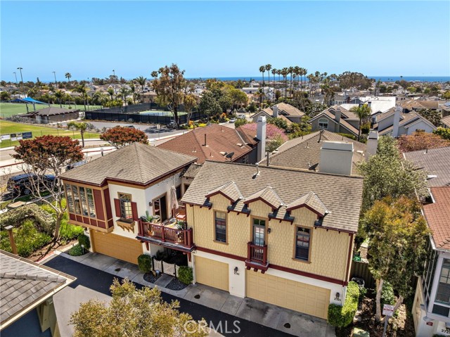 Detail Gallery Image 3 of 38 For 2741 Bungalow Pl, Corona Del Mar,  CA 92625 - 2 Beds | 2 Baths