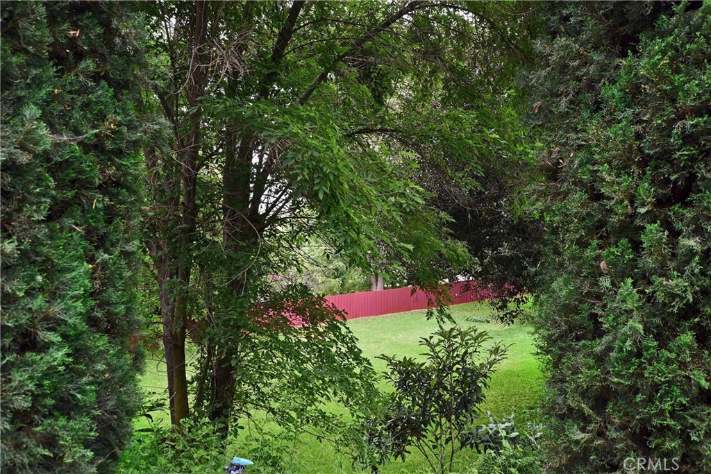 https://media.crmls.org/medias/6c39c300-4c83-46d5-9ca5-7bd05e27a752.jpg?preset=X-Large