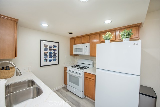 Detail Gallery Image 9 of 30 For 1114 W Blaine St #105,  Riverside,  CA 92507 - 2 Beds | 1 Baths