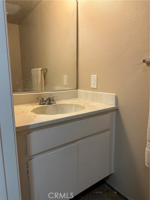 Detail Gallery Image 12 of 20 For 1765 Neil Armstrong St #205,  Montebello,  CA 90640 - 2 Beds | 2 Baths