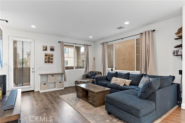 2867 Apple Court, Pomona CA: https://media.crmls.org/medias/6c3b0996-0012-4052-b4f1-34006f5a5601.jpg