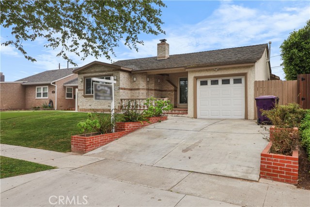 Detail Gallery Image 1 of 31 For 3333 N Los Coyotes Diagonal, Long Beach,  CA 90808 - 3 Beds | 3 Baths