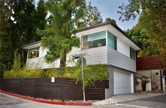 7228 Woodrow Wilson Drive, Los Angeles, California 90068, 2 Bedrooms Bedrooms, ,2 BathroomsBathrooms,Single Family Residence,For Sale,Woodrow Wilson,HD24080120