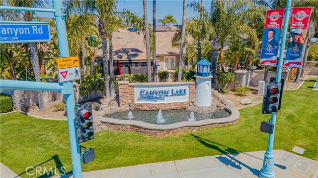 23825 N Canyon Lake Drive, Canyon Lake CA: https://media.crmls.org/medias/6c3ed6d3-f1a4-4d7f-9b8e-5810ef2e8bbd.jpg