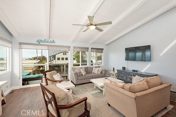 Detail Gallery Image 9 of 32 For 1070 Noria St, Laguna Beach,  CA 92651 - 3 Beds | 2 Baths