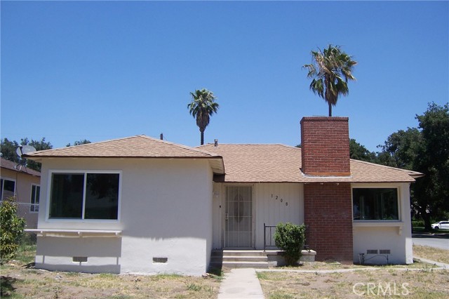 1208 W 23rd Street, San Bernardino CA: https://media.crmls.org/medias/6c3f23e0-6a4a-4c29-bd34-840b65ba0614.jpg