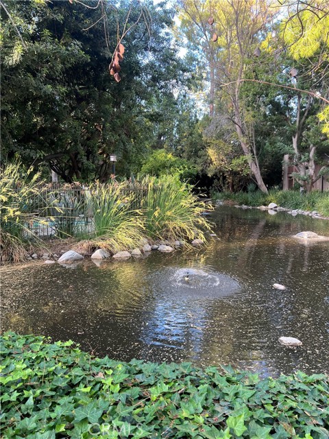 Detail Gallery Image 8 of 9 For 7111 Farralone Ave #104,  Canoga Park,  CA 91303 - 2 Beds | 1 Baths