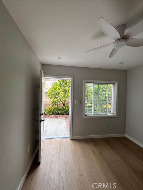 33 Willow Tree Lane, Irvine CA: https://media.crmls.org/medias/6c3fbfe1-35de-42f0-9c58-3324c6023c2c.jpg