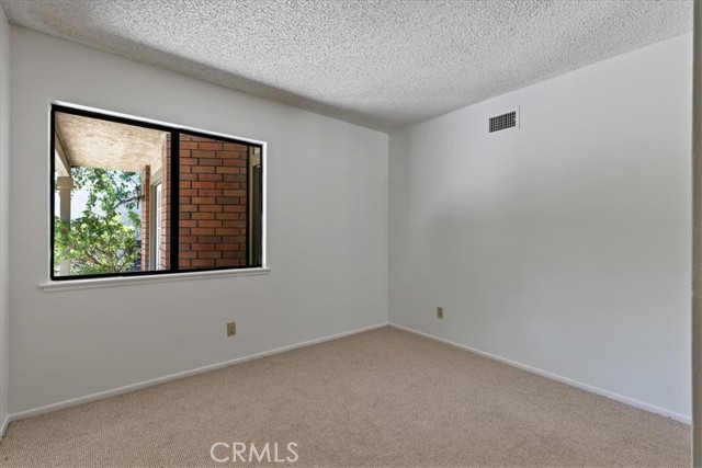 Detail Gallery Image 15 of 31 For 23943 via Rosa Linda, Valencia,  CA 91355 - 3 Beds | 2 Baths