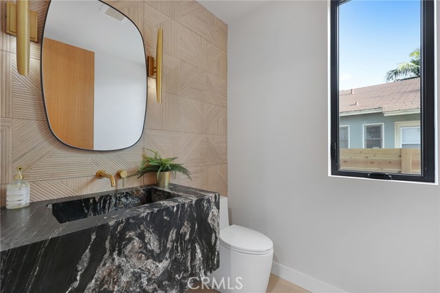 Detail Gallery Image 17 of 56 For 3456 Fay Ave, Culver City,  CA 90232 - 5 Beds | 4/1 Baths