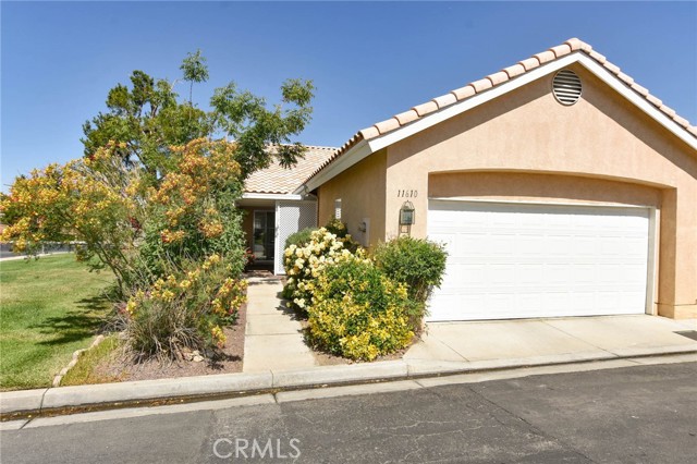 Detail Gallery Image 5 of 43 For 11610 Oak St, Apple Valley,  CA 92308 - 2 Beds | 2 Baths