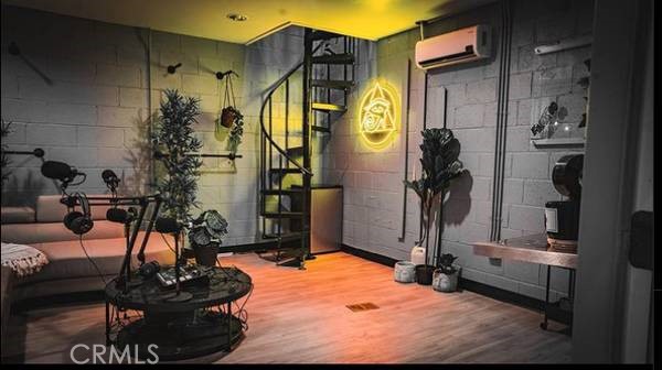 11417 Miranda Street, North Hollywood (los Angeles), California 91601, ,Commercial Lease,For Rent,11417 Miranda Street,CRSR25022604