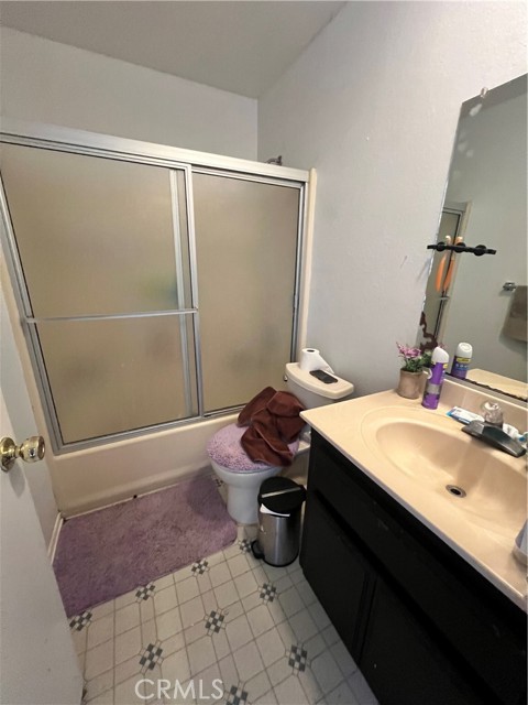9660 Peach Avenue, California City CA: https://media.crmls.org/medias/6c43b03c-2af1-4129-aee0-3f221488d488.jpg