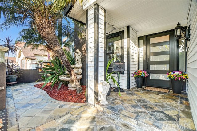 Detail Gallery Image 2 of 43 For 624 S Westhaven, Anaheim,  CA 92804 - 4 Beds | 2 Baths