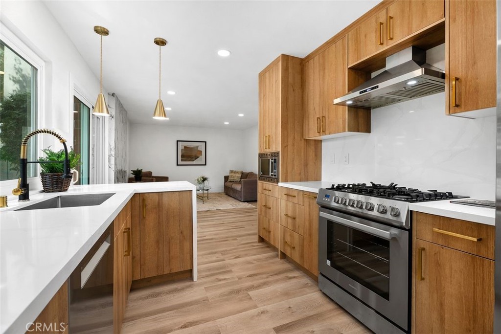 MLS #OC25225891 image #16