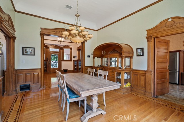 405 W Olive Avenue, Redlands CA: https://media.crmls.org/medias/6c45126a-98ec-471c-a44d-5736525b331e.jpg