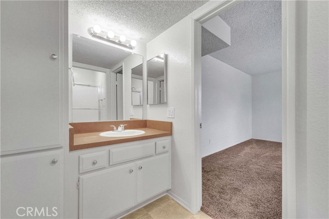 17552 Vandenberg Lane, Tustin CA: https://media.crmls.org/medias/6c45213e-83d6-4419-81ca-d34677ce8530.jpg