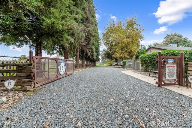 18701 Lort Drive, Visalia CA: https://media.crmls.org/medias/6c457ad4-4b2b-4da9-970c-cea922cdc38b.jpg