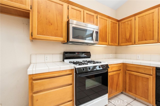 Detail Gallery Image 16 of 31 For 2500 W Perez, Visalia,  CA 93291 - 3 Beds | 2 Baths