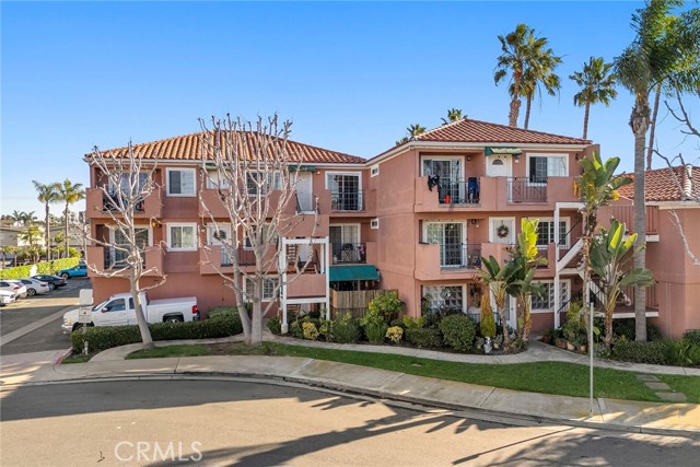 Detail Gallery Image 2 of 30 For 409 Utica #D36,  Huntington Beach,  CA 92648 - 2 Beds | 2 Baths