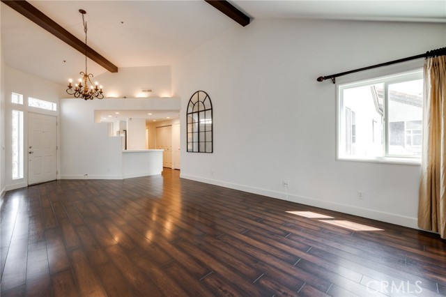 Detail Gallery Image 2 of 16 For 430 Lake St #304,  Huntington Beach,  CA 92648 - 2 Beds | 2 Baths