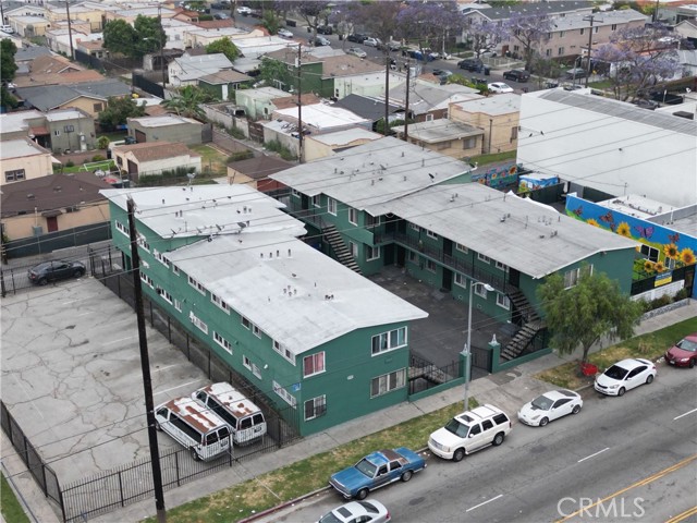 8708 S Central Avenue, Los Angeles CA: https://media.crmls.org/medias/6c47e598-64fa-483d-b590-1a8ed320f79d.jpg