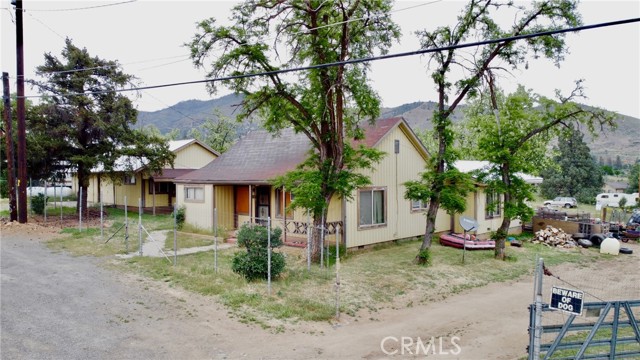 Detail Gallery Image 2 of 35 For 1439 Hawkinsville Humbug Rd., Yreka,  CA 96097 - 1 Beds | 1 Baths