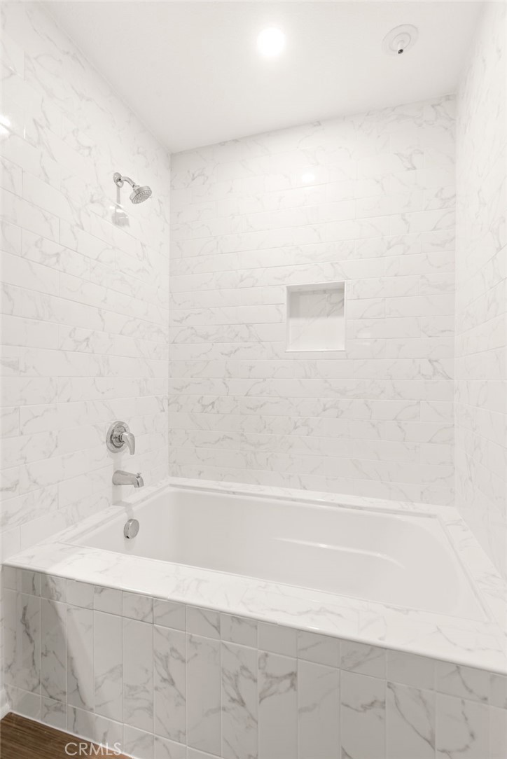https://media.crmls.org/medias/6c48c167-f63d-4f66-99f0-a5e1673c4298.jpg?preset=X-Large