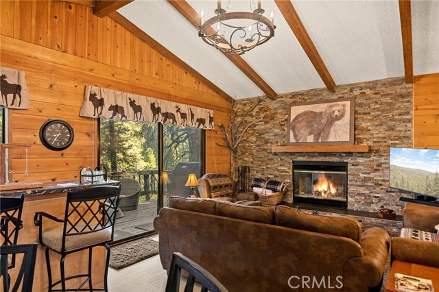 824 Oakmont Lane, Lake Arrowhead, CA 92352