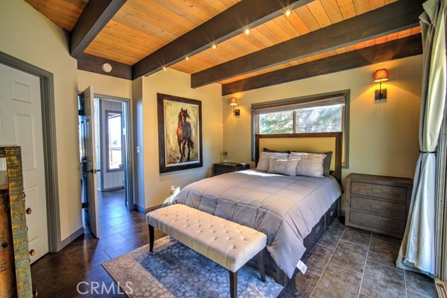 Detail Gallery Image 12 of 31 For 1412 E Big Bear Bld, Big Bear City,  CA 92314 - 3 Beds | 2 Baths