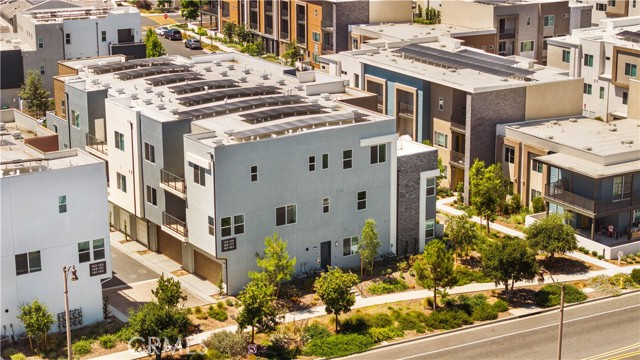 175 Baluster, Irvine CA: https://media.crmls.org/medias/6c49a164-d146-44a9-b2ea-88cd86d630d5.jpg