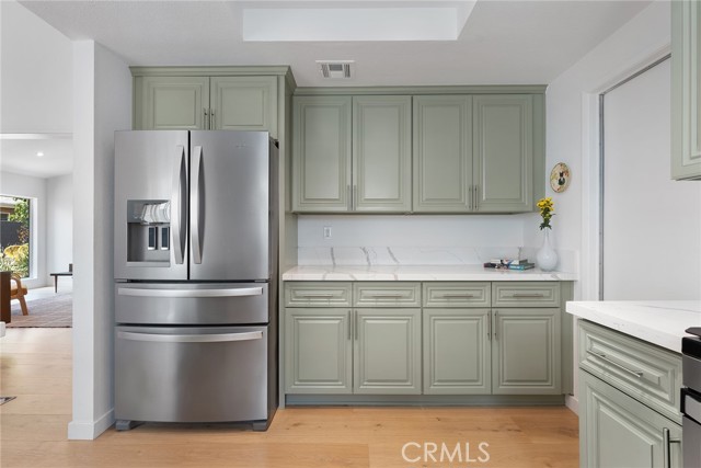 Detail Gallery Image 18 of 42 For 5607 Royer Ave, Woodland Hills,  CA 91367 - 4 Beds | 2 Baths