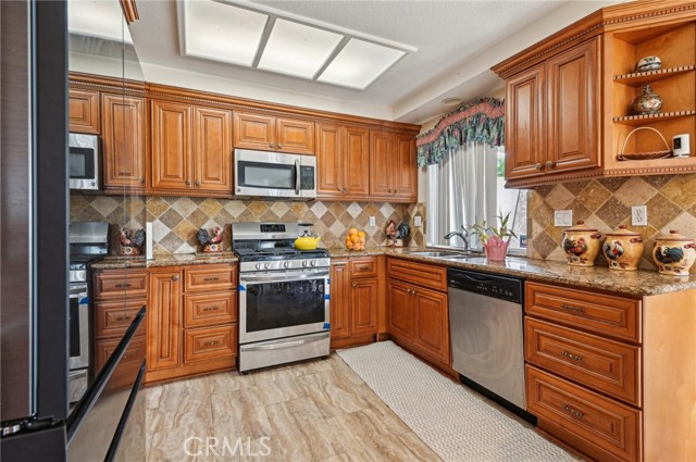 220 S Linhaven Circle, Anaheim CA: https://media.crmls.org/medias/6c4bc239-bab4-4826-a9d8-c68dc967af95.jpg