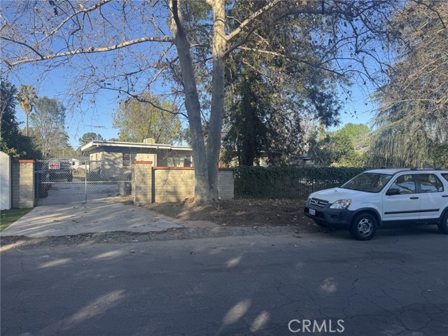 Detail Gallery Image 3 of 24 For 17545 Community Street, Northridge,  CA 91325 - 3 Beds | 2 Baths