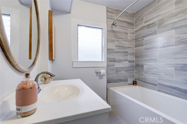 533 13th Street, Manhattan Beach, California 90266, 2 Bedrooms Bedrooms, ,1 BathroomBathrooms,Residential,Sold,13th,SB23018975