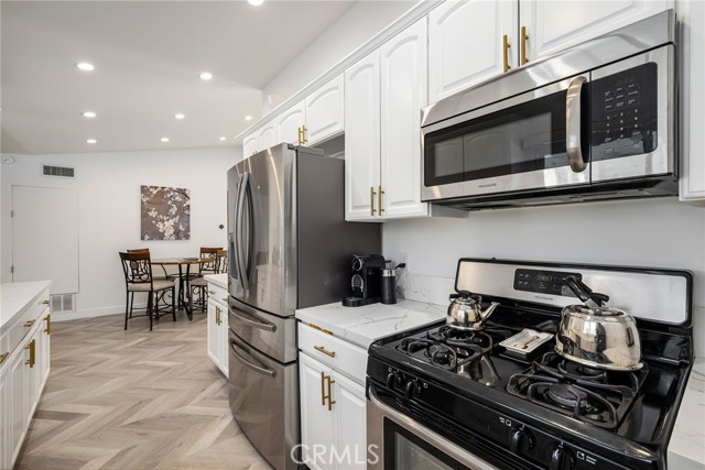 Detail Gallery Image 16 of 51 For 2303 N Magnolia, Palm Springs,  CA 92262 - 4 Beds | 2 Baths