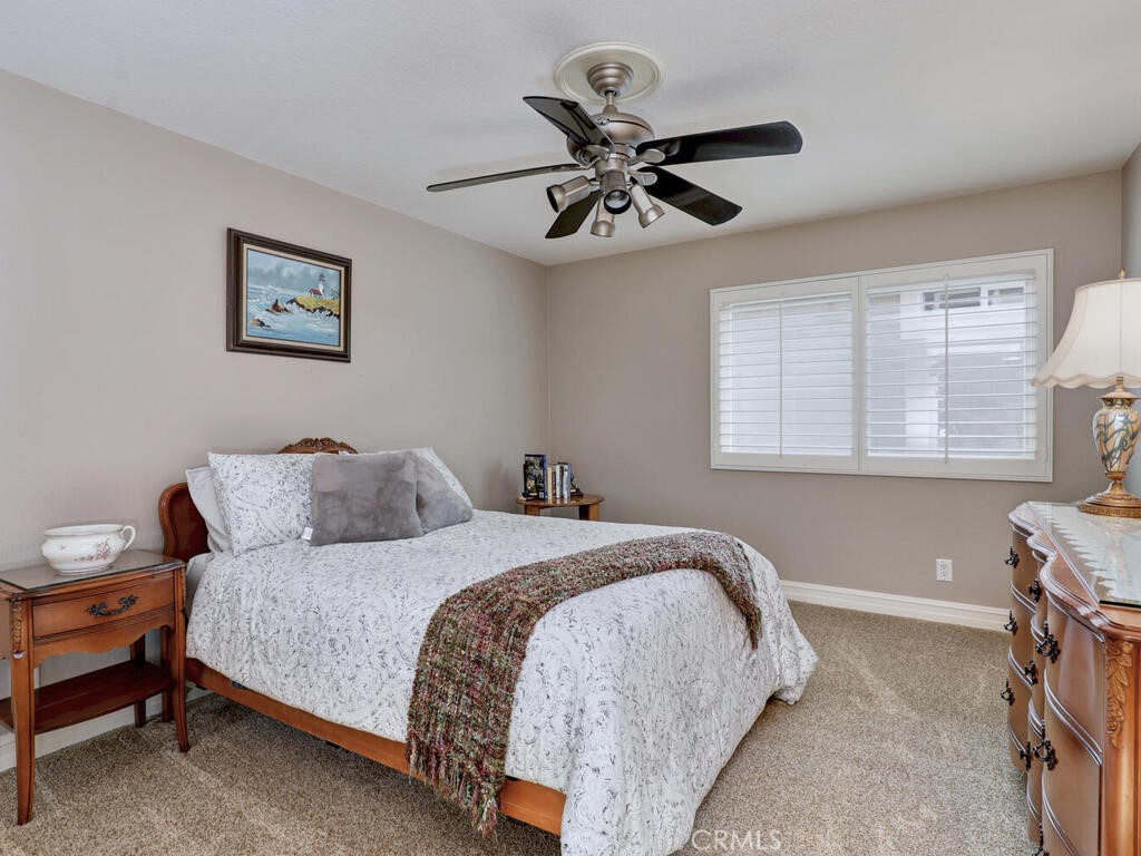 https://media.crmls.org/medias/6c4e15db-eec1-4d30-8c78-54534760db8a.jpg?preset=X-Large
