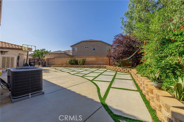 4302 Olivera Place, Lancaster CA: https://media.crmls.org/medias/6c4f9000-da5e-4fc9-81c9-085aada401f0.jpg