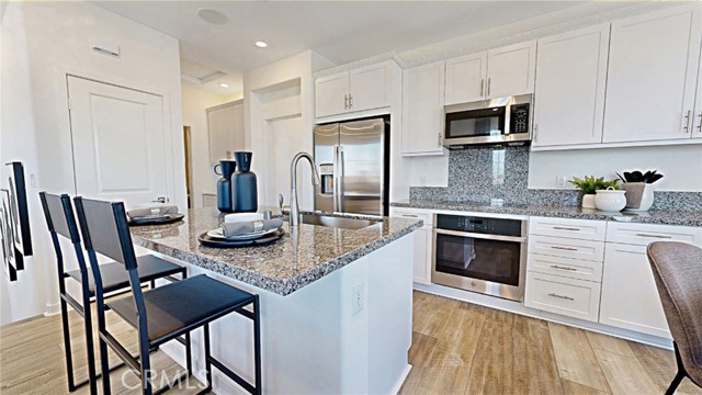 Detail Gallery Image 2 of 21 For 4253 S Montoya Paseo, Ontario,  CA 91762 - 1 Beds | 1/1 Baths