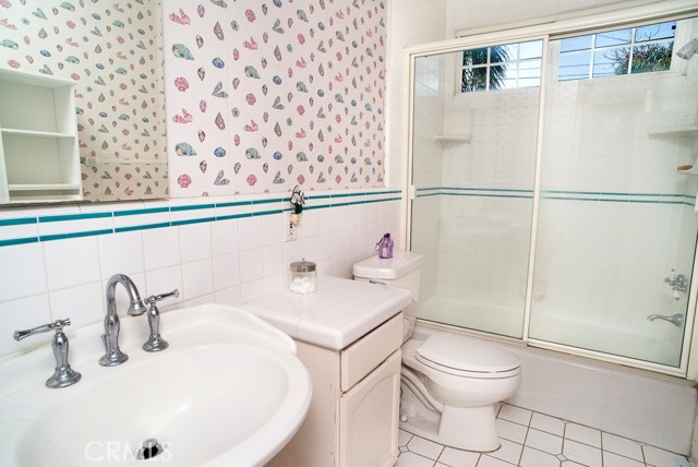 17142 Tuba Street, Northridge CA: https://media.crmls.org/medias/6c508afe-a8e0-4f5b-87cc-2365674db581.jpg