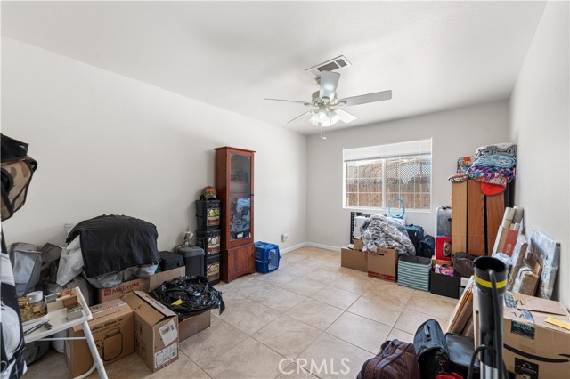 9824 Evelyn Avenue, California City CA: https://media.crmls.org/medias/6c50c576-dff3-4e29-aa86-3b864463d622.jpg