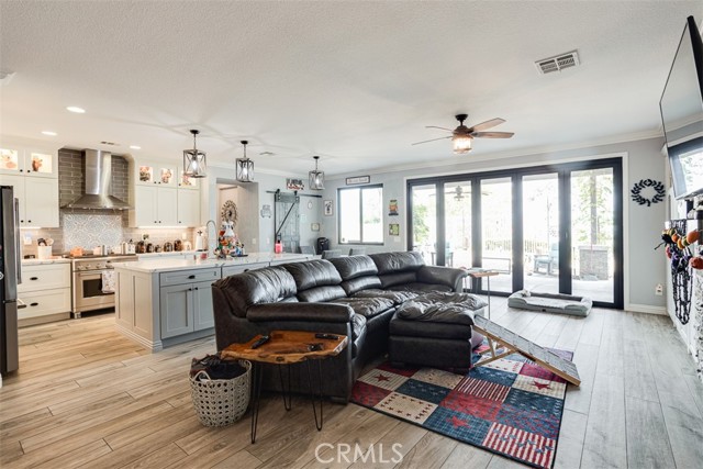 4225 W Riviera, Corona CA: https://media.crmls.org/medias/6c50d3ce-c324-4975-8ee1-8ec84e40fa80.jpg