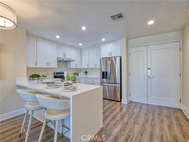 56 E Duarte Road, Arcadia CA: https://media.crmls.org/medias/6c518443-10d5-4e41-8607-90df3008ec2e.jpg