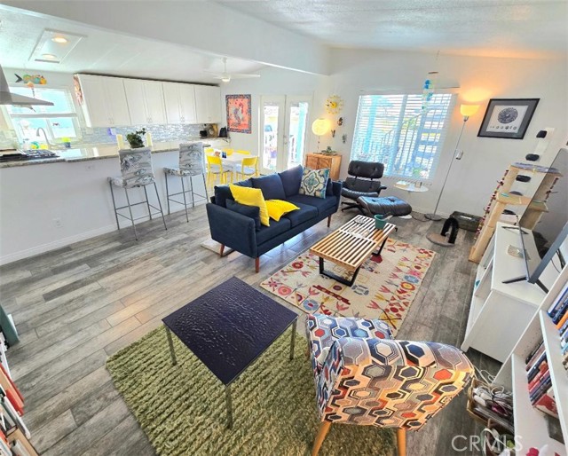 Detail Gallery Image 8 of 44 For 21752 Pacific Coast Hwy #13,  Huntington Beach,  CA 92646 - 3 Beds | 2 Baths