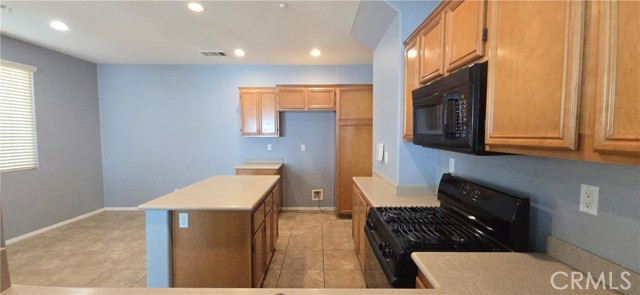 Detail Gallery Image 8 of 51 For 27966 John F Kennedy Dr #B,  Moreno Valley,  CA 92555 - 3 Beds | 2/1 Baths