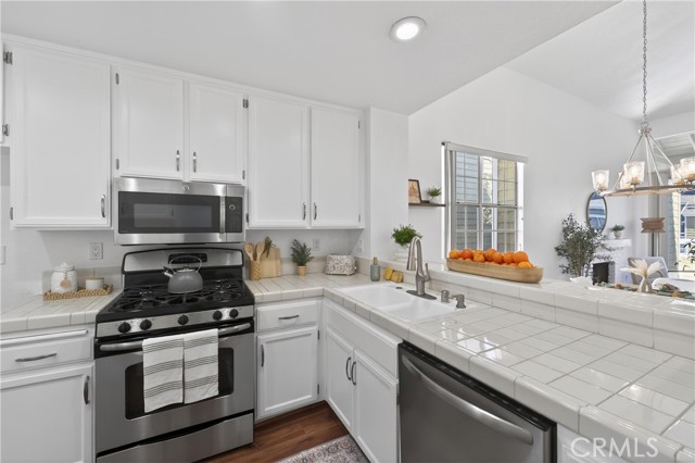 Detail Gallery Image 18 of 43 For 3740 S Bear, Santa Ana,  CA 92704 - 2 Beds | 2 Baths