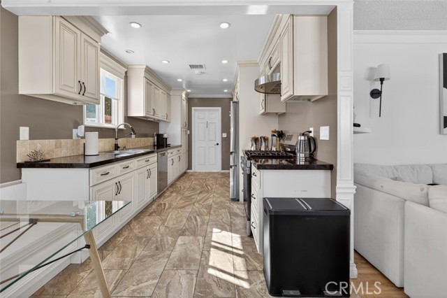 Detail Gallery Image 28 of 61 For 14942 Bryant, Panorama City,  CA 91402 - 3 Beds | 2 Baths