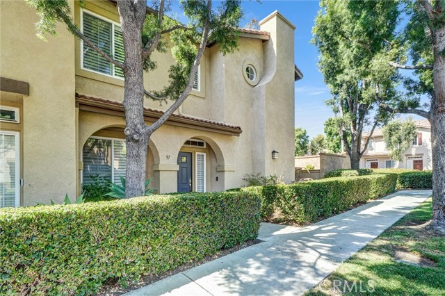 97 Ardmore, Irvine CA: https://media.crmls.org/medias/6c544579-eadb-49d4-a17e-43e19e697c19.jpg